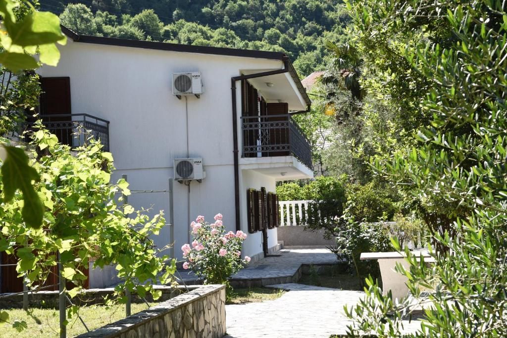 Апартаменты Villa Emilia Рисан