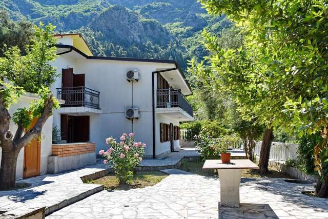 Апартаменты Villa Emilia Рисан-36